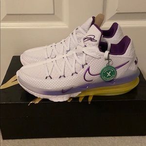 Nike Lebron 17 low Lakers